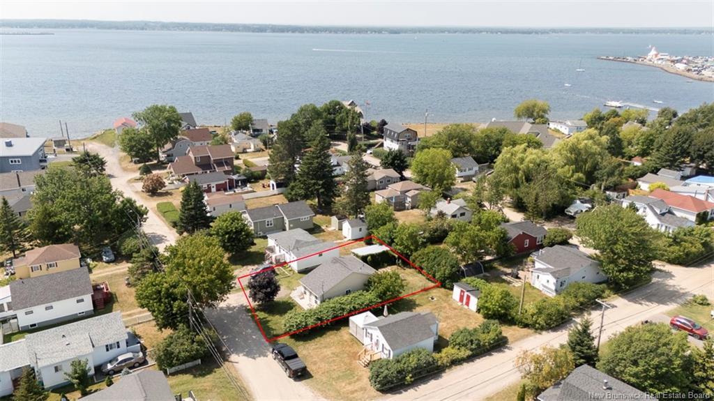7 Jarvis St, Pointe-Du-Chêne, NB