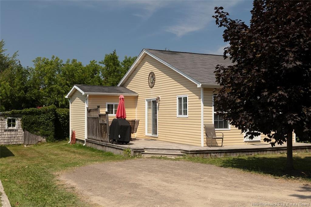 7 Jarvis St, Pointe-Du-Chêne, NB