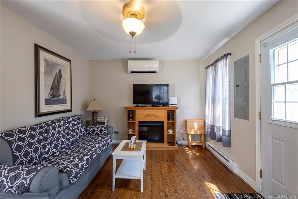 7 Jarvis St, Pointe-Du-Chêne, NB