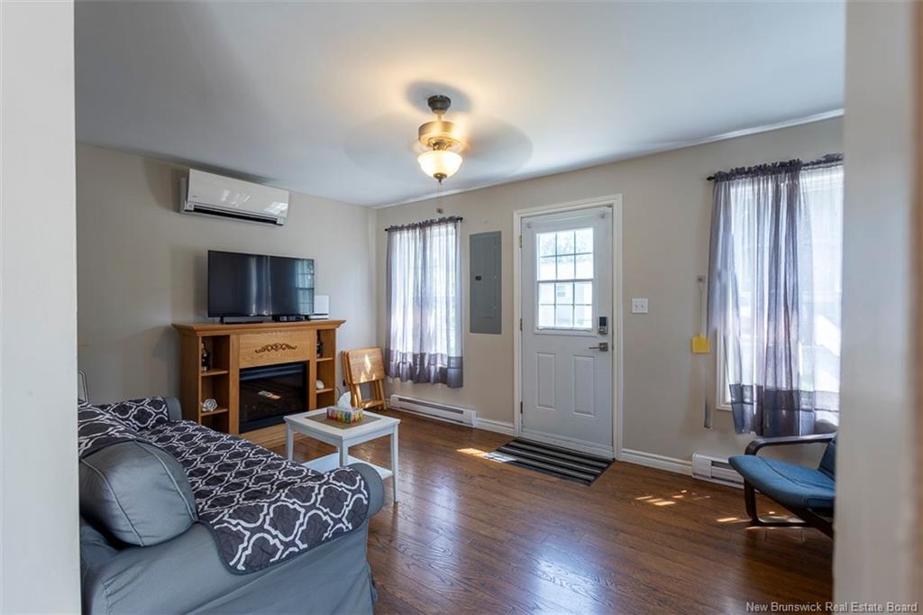 7 Jarvis St, Pointe-Du-Chêne, NB