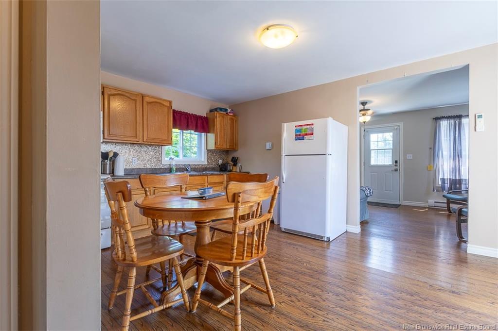 7 Jarvis St, Pointe-Du-Chêne, NB