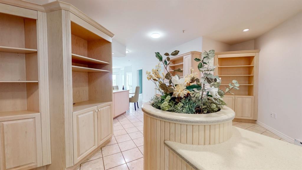 314-386 Elizabeth Avenue, St. John'S, NL - Indoor Photo Showing Other Room