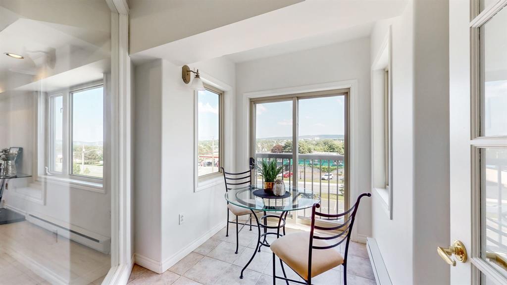 314-386 Elizabeth Avenue, St. John'S, NL - Indoor Photo Showing Dining Room