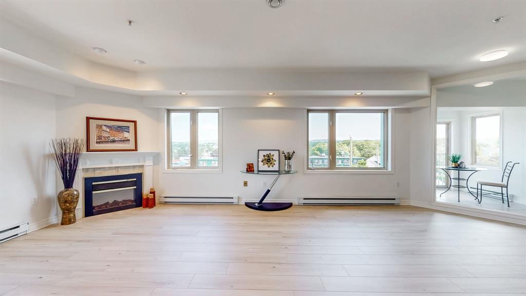 314-386 Elizabeth Avenue, St. John'S, NL - Indoor Photo Showing Other Room