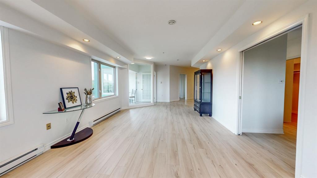 314-386 Elizabeth Avenue, St. John'S, NL - Indoor With Fireplace