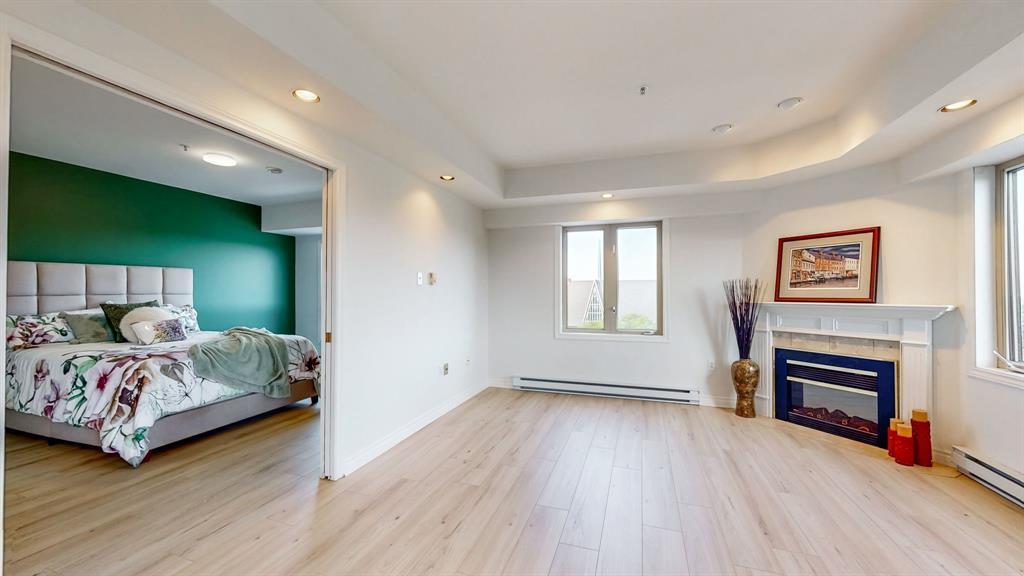 314-386 Elizabeth Avenue, St. John'S, NL - Indoor With Fireplace