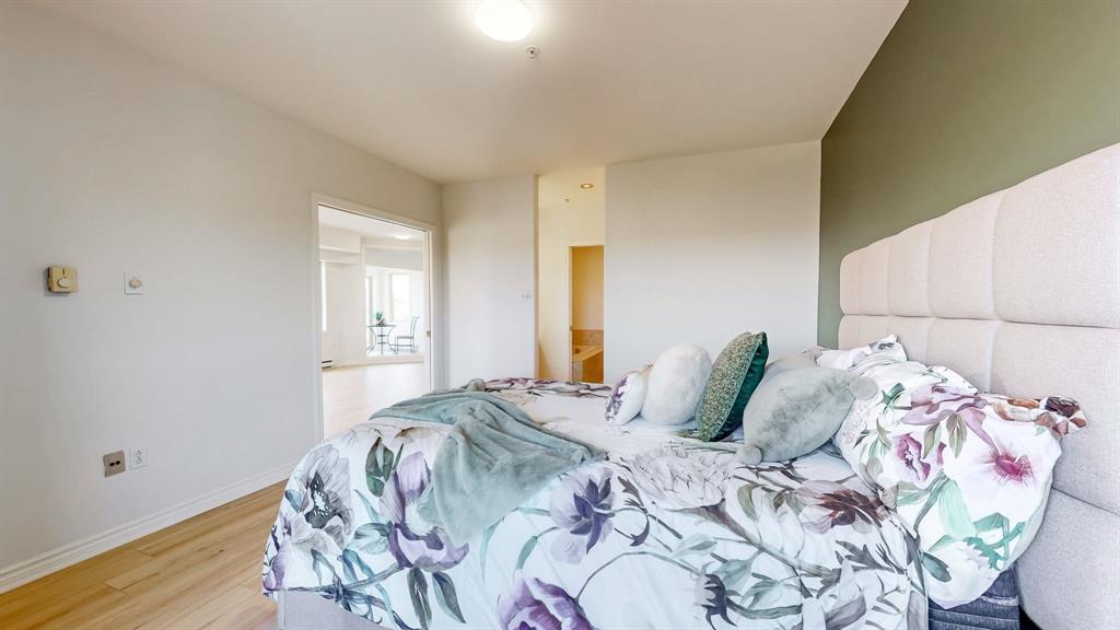 314-386 Elizabeth Avenue, St. John'S, NL - Indoor Photo Showing Bedroom