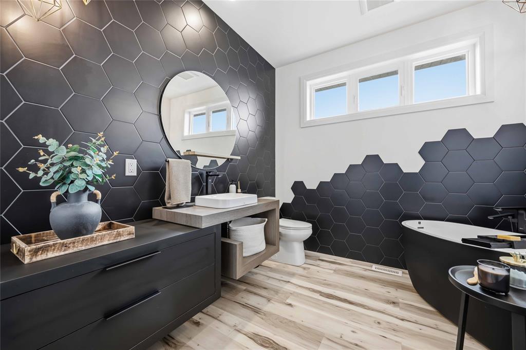564 Franco Avenue, Sarnia, ON - Indoor