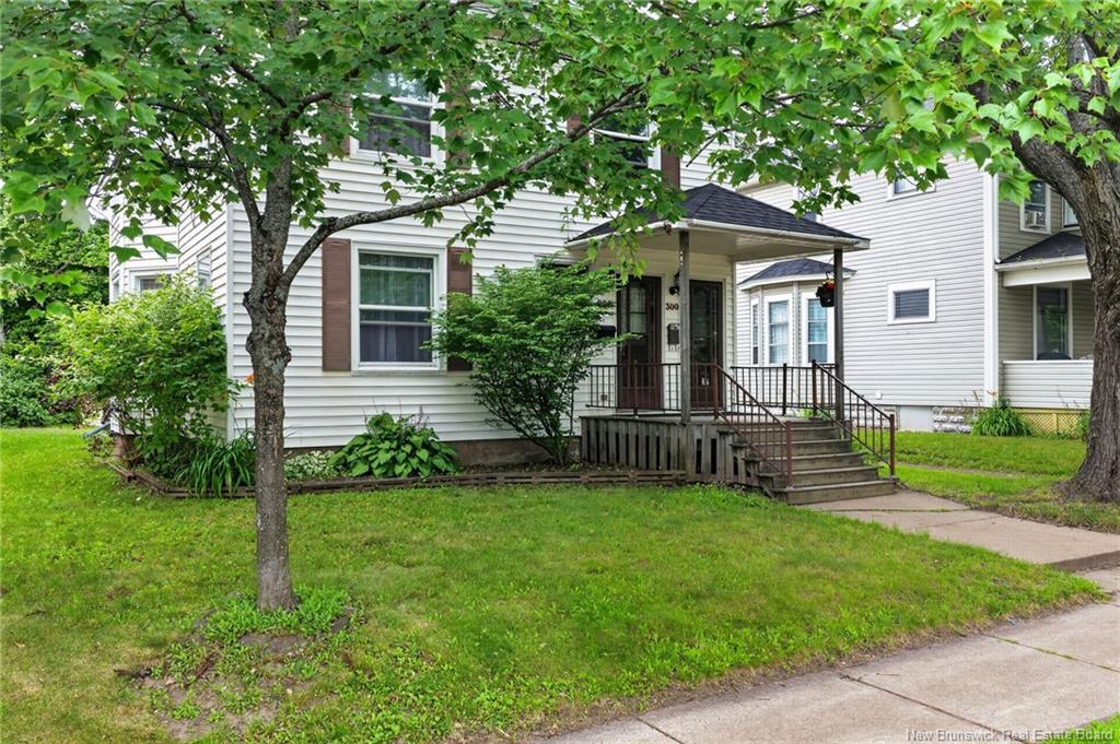 298-300 Cameron St, Moncton, NB - Outdoor
