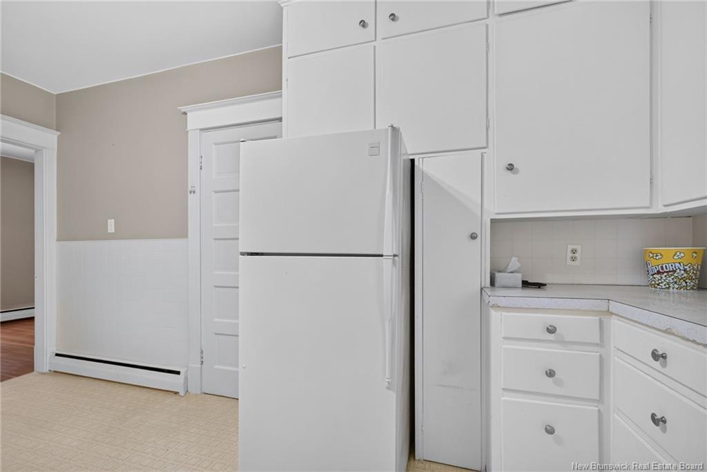 298-300 Cameron St, Moncton, NB - Indoor Photo Showing Kitchen