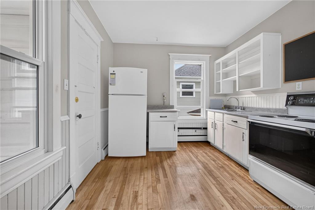 298-300 Cameron St, Moncton, NB - Indoor Photo Showing Kitchen