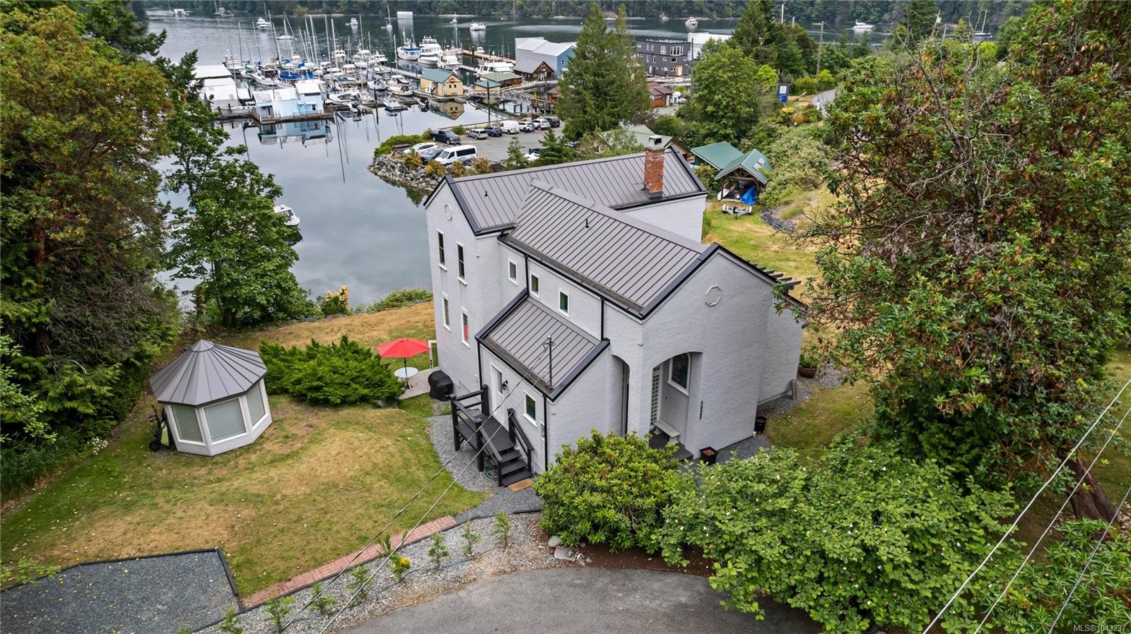 5025 Genoa Bay Rd, Duncan, BC