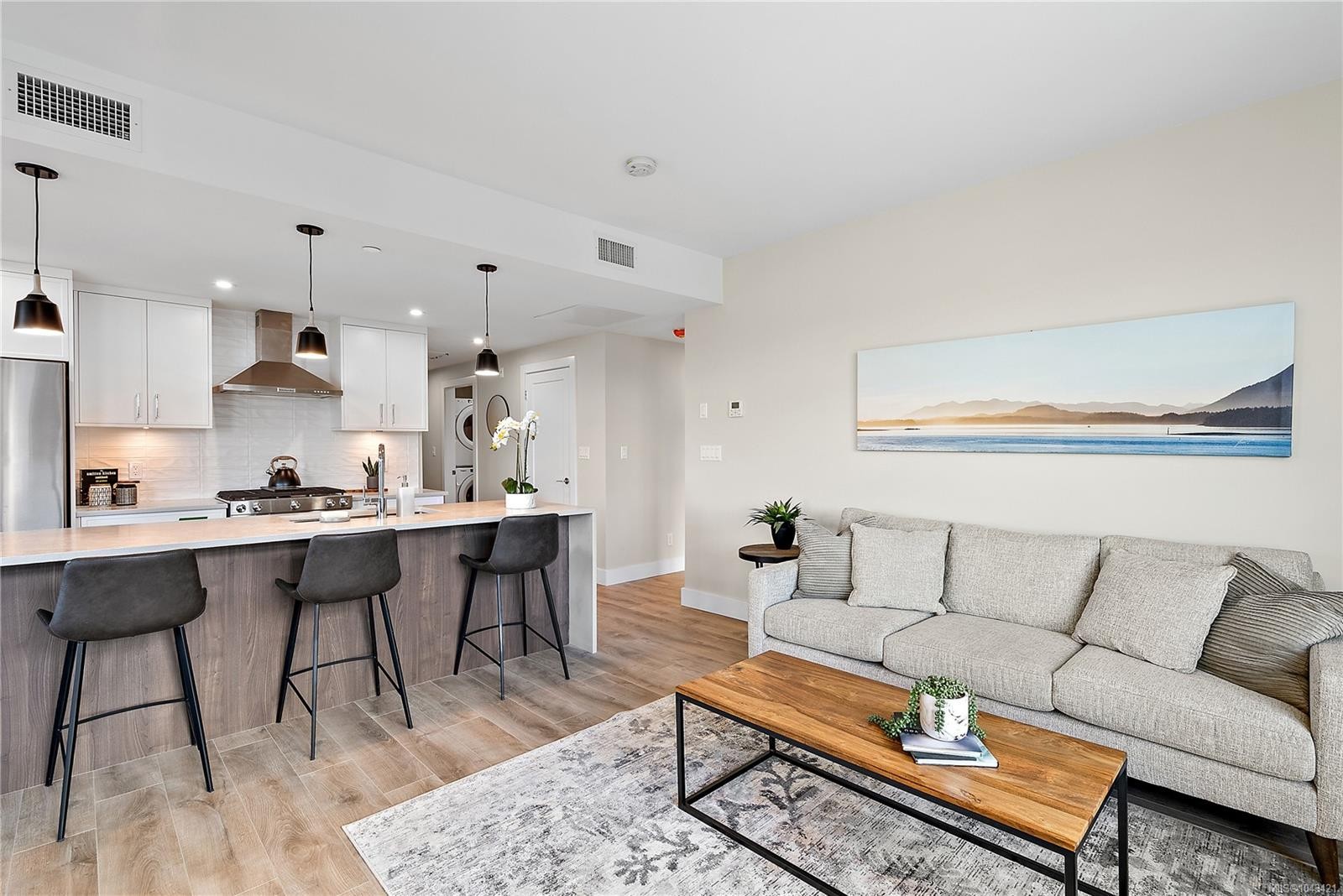 #202-2520 Hackett Cres, Central Saanich, BC - Indoor Photo Showing Other Room