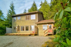 300 Fourth St Tofino, BC V0R 2Z0