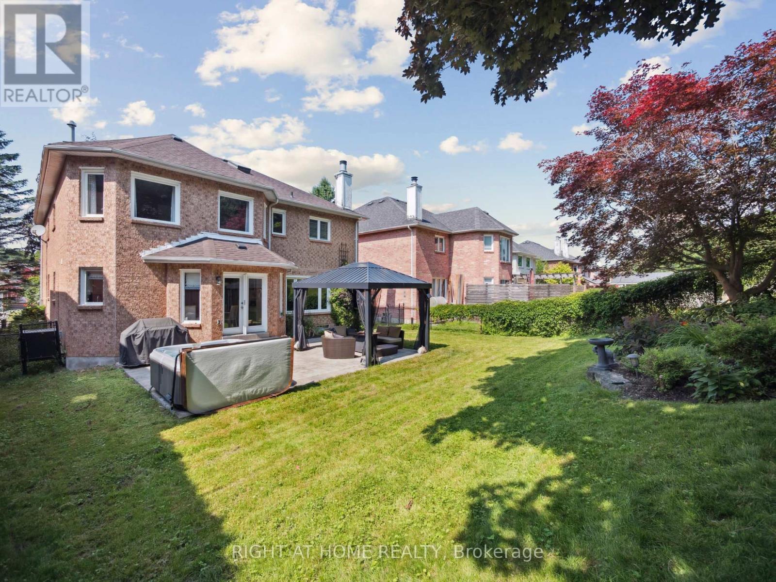 100 Carlyle Crescent, Aurora, ON - Outdoor