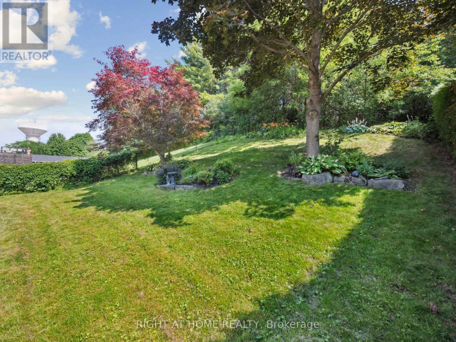 100 Carlyle Crescent, Aurora, ON - Outdoor