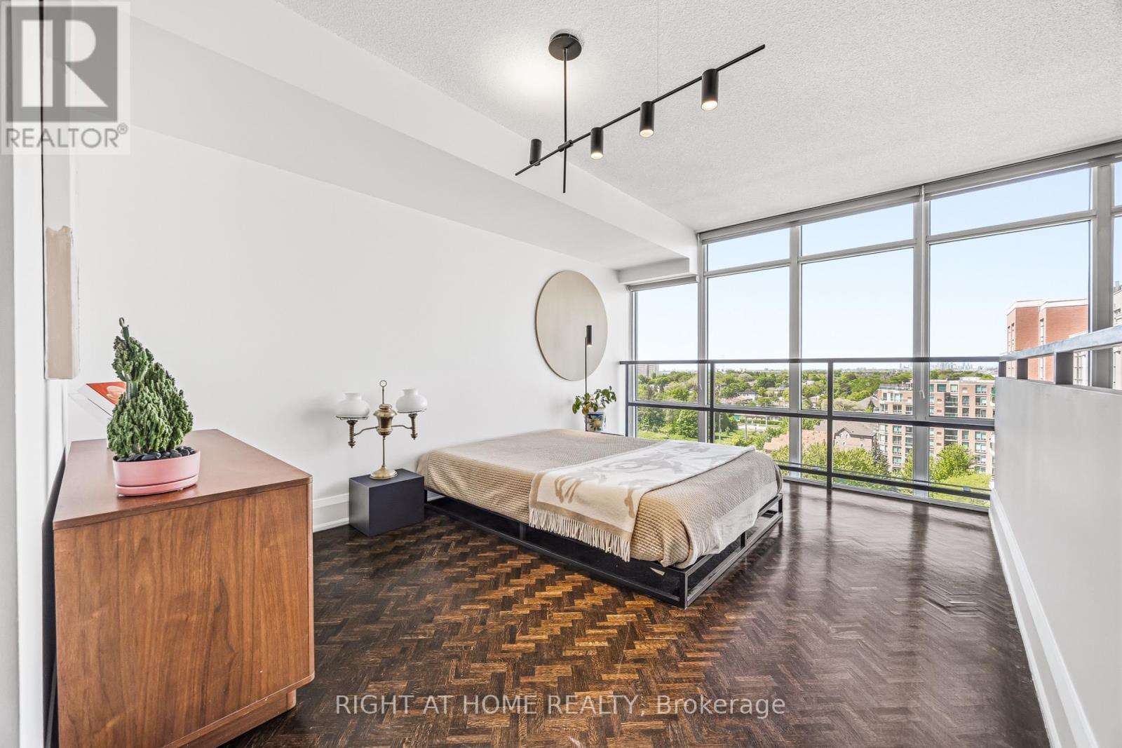 612 - 250 Manitoba Street, Toronto, ON - Indoor Photo Showing Bedroom