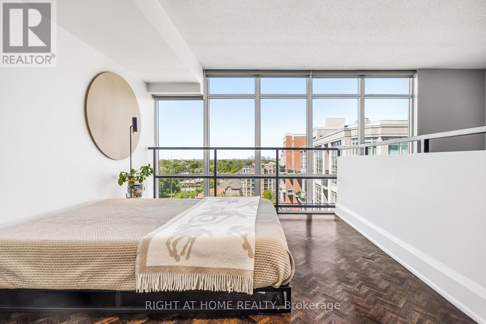 612 - 250 Manitoba Street, Toronto, ON - Indoor Photo Showing Bedroom