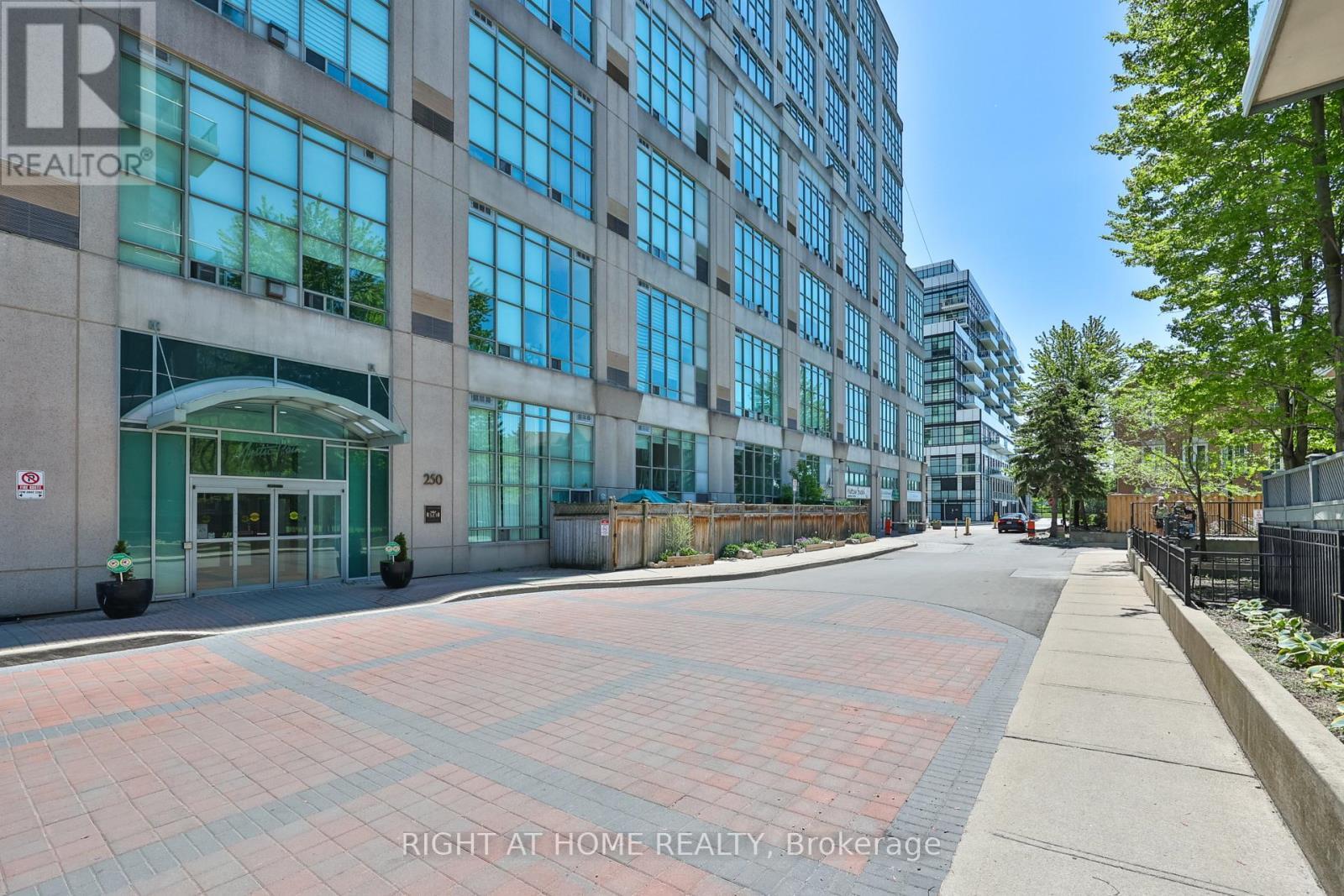 612 - 250 Manitoba Street, Toronto, ON - Outdoor