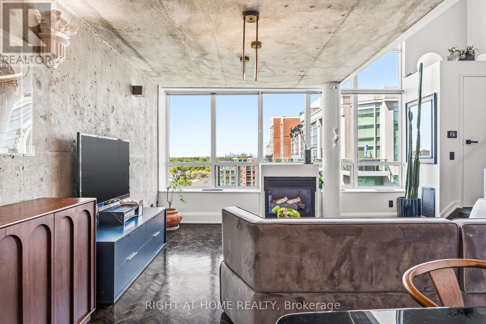 612 - 250 Manitoba Street, Toronto, ON - Indoor With Fireplace