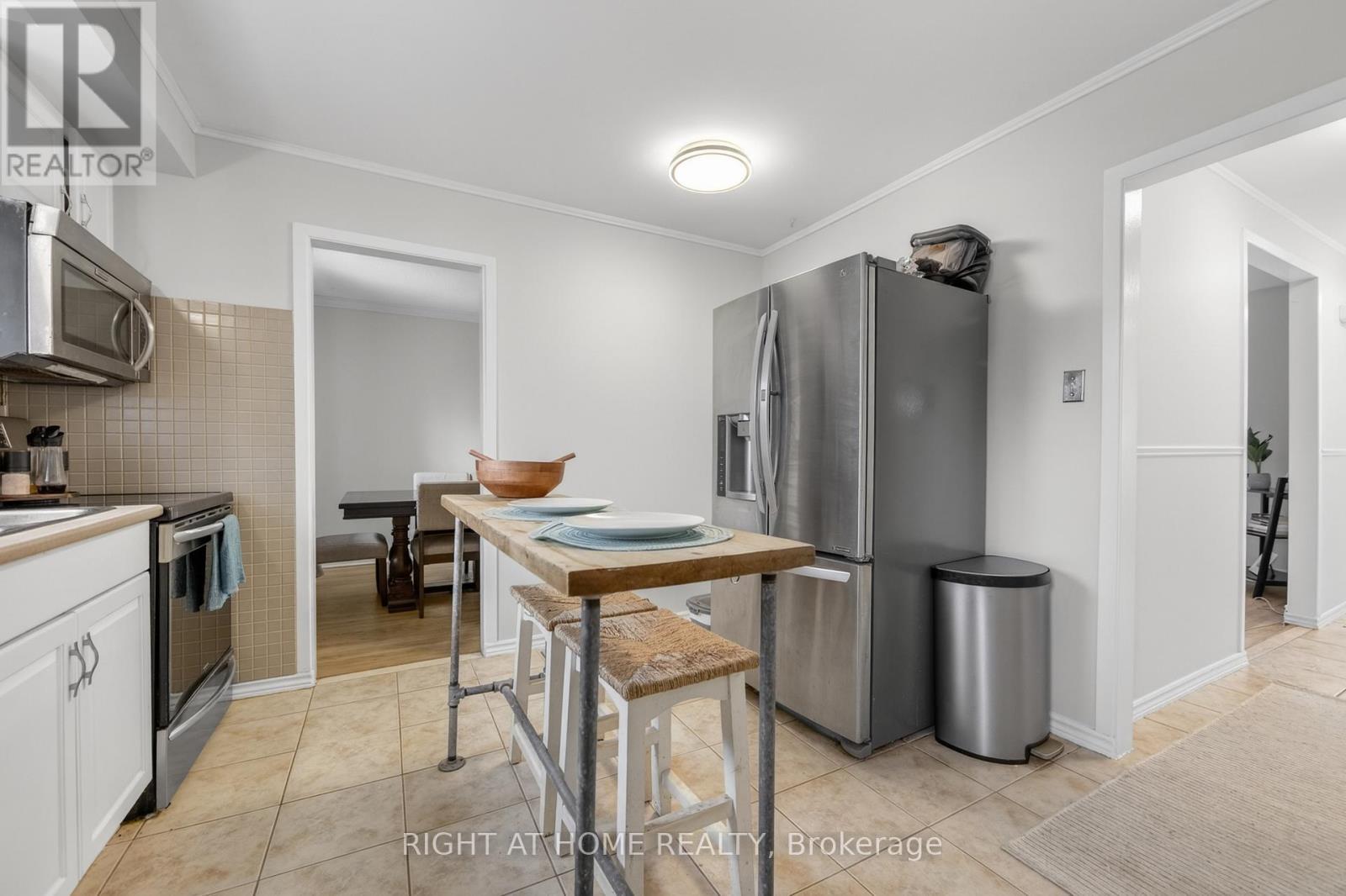 277 Pine Drive, Barrie, ON - Indoor Photo Showing Kitchen