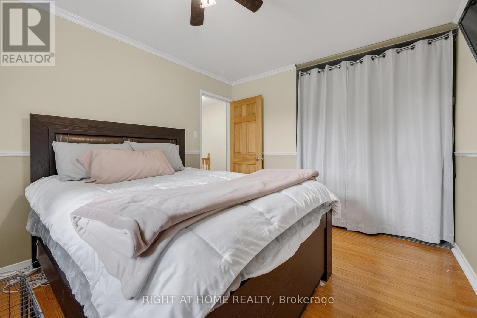 277 Pine Drive, Barrie, ON - Indoor Photo Showing Bedroom