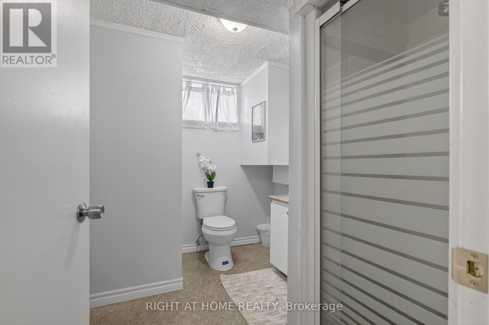 277 Pine Drive, Barrie, ON - Indoor Photo Showing Bathroom