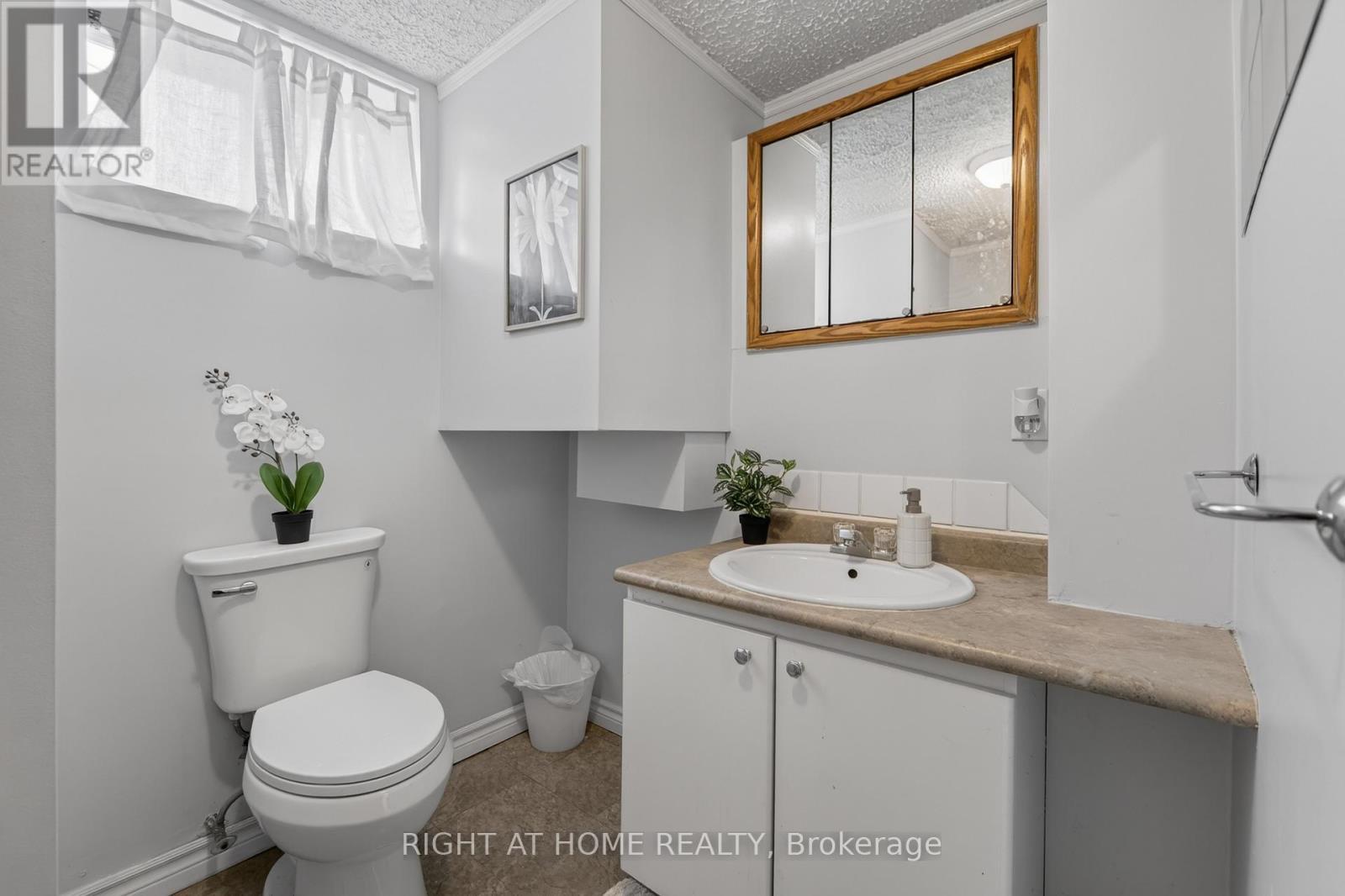 277 Pine Drive, Barrie, ON - Indoor Photo Showing Bathroom