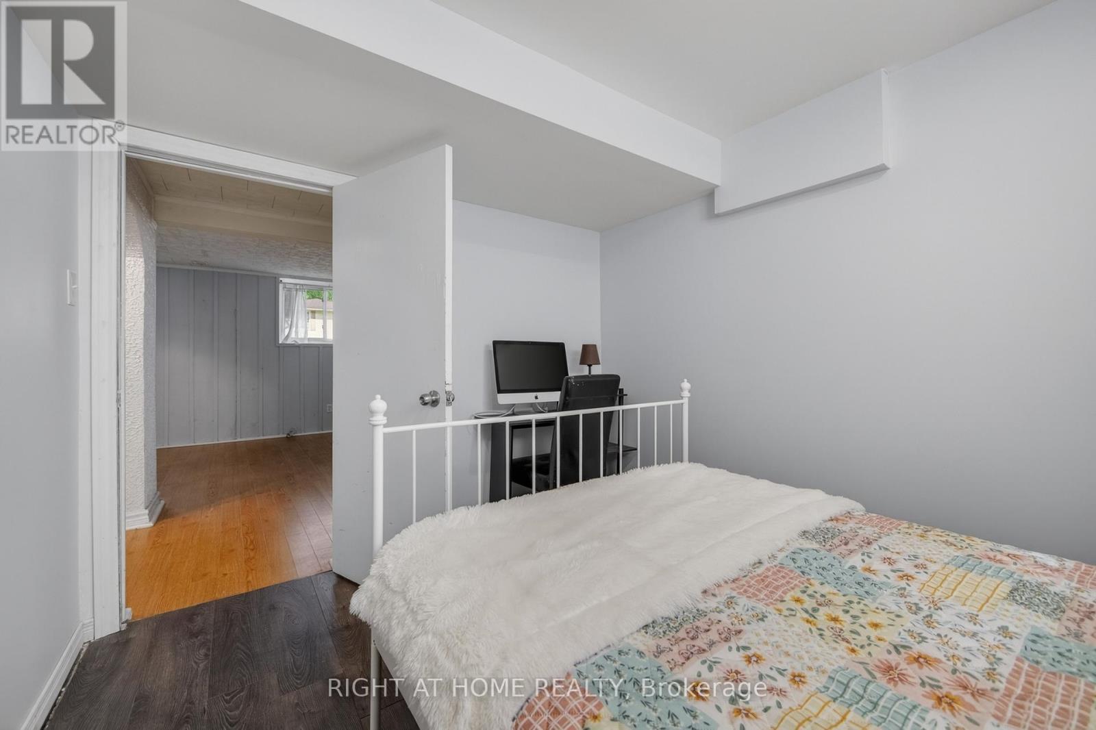 277 Pine Drive, Barrie, ON - Indoor Photo Showing Bedroom