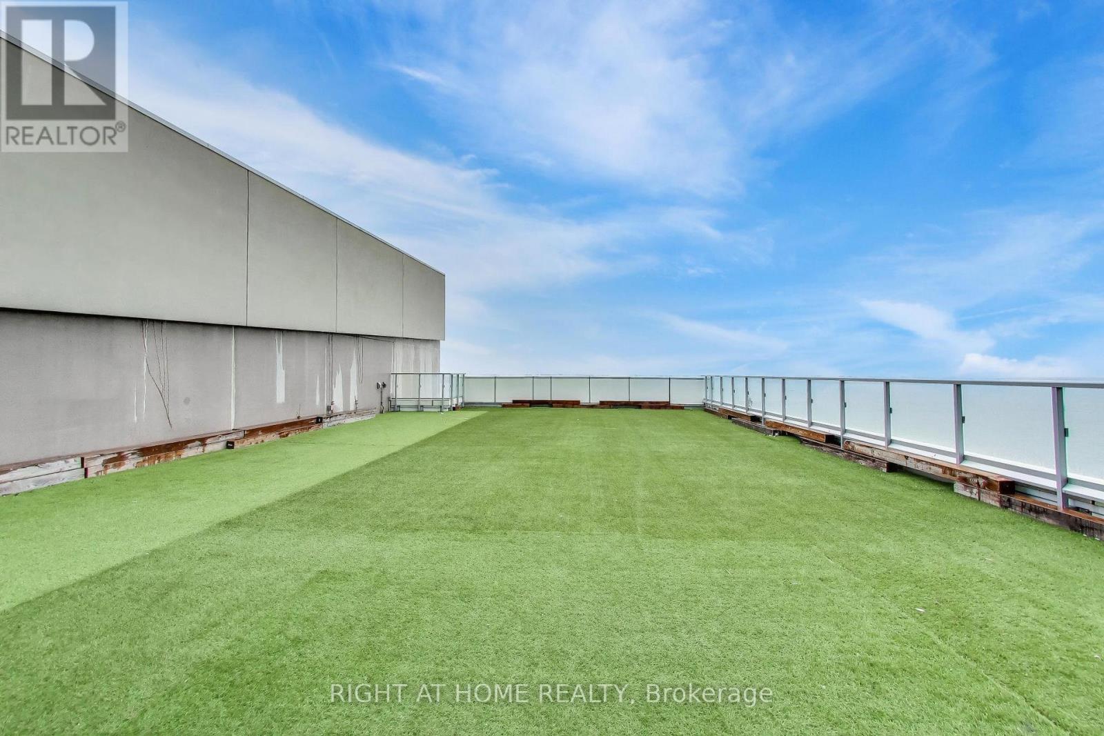 1126 - 39 Queens Quay E, Toronto, ON - Outdoor
