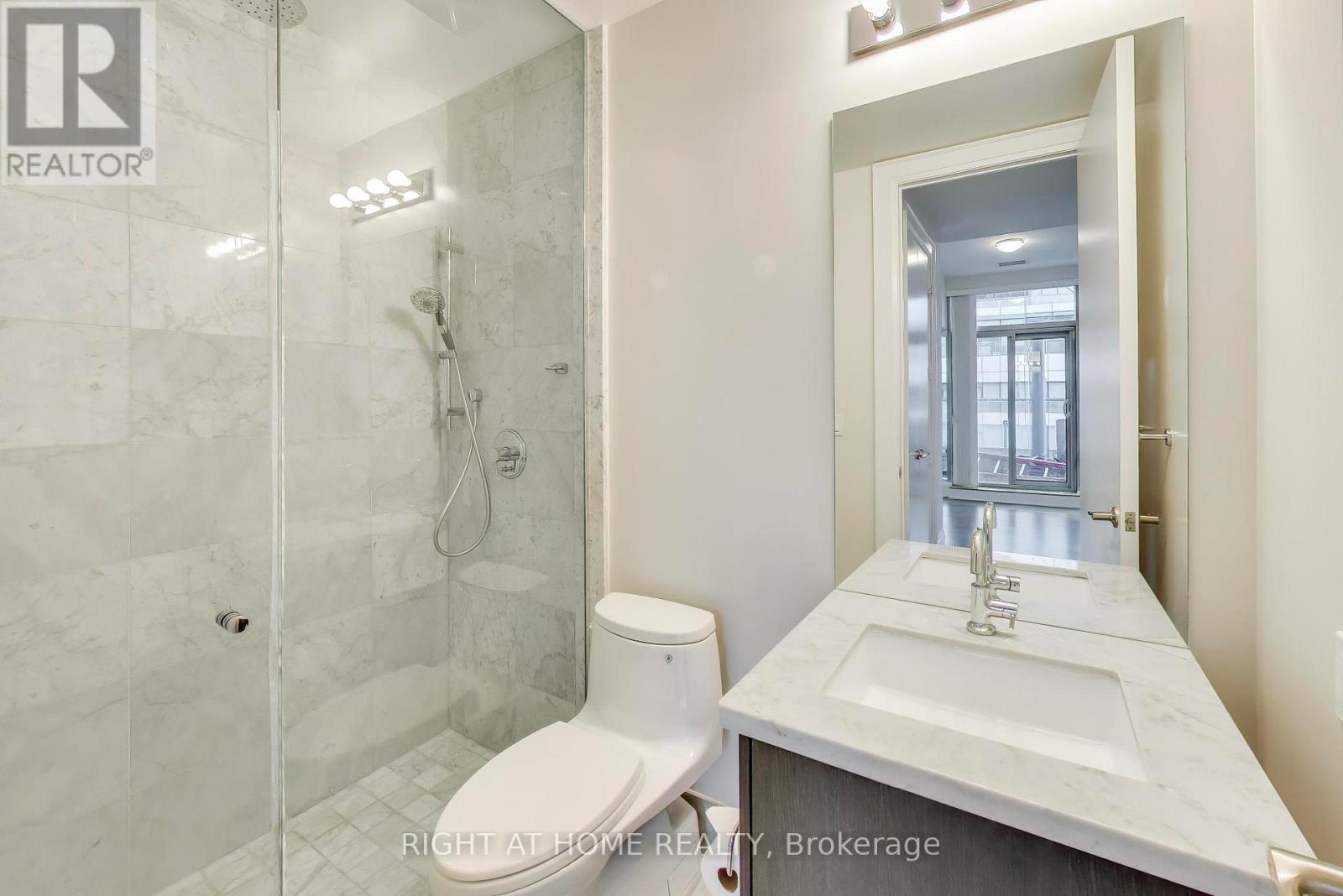 1126 - 39 Queens Quay E, Toronto, ON - Indoor Photo Showing Bathroom