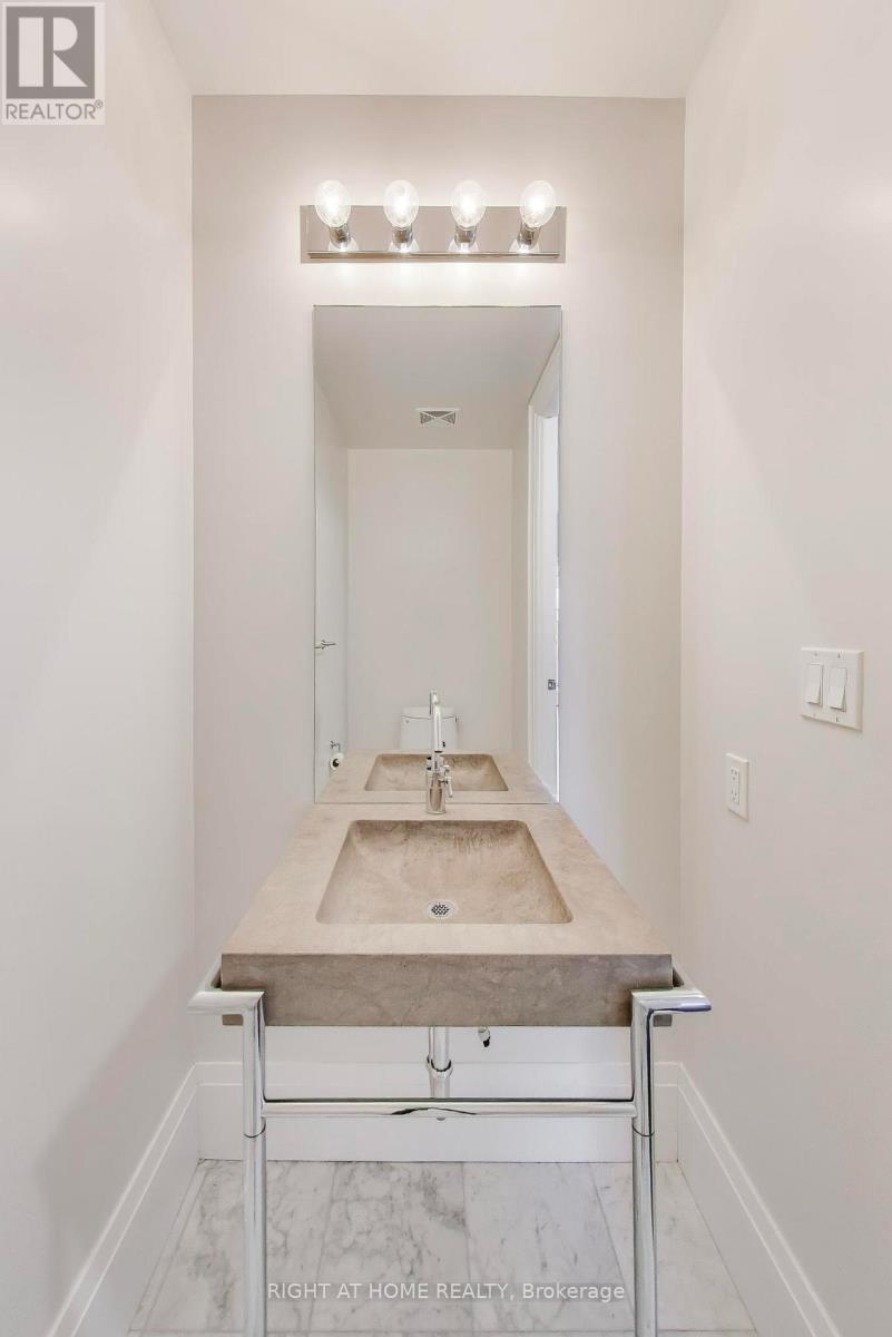 1126 - 39 Queens Quay E, Toronto, ON - Indoor