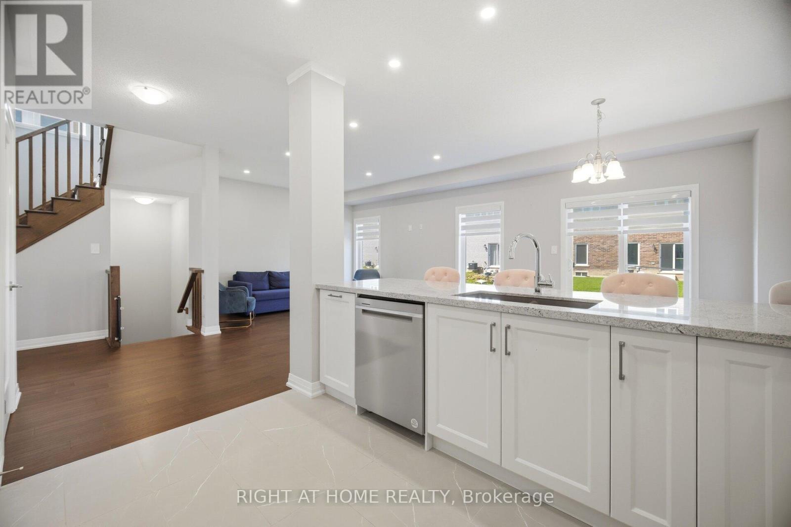 190 Rockledge Drive, Hamilton, ON - Indoor Photo Showing Kitchen