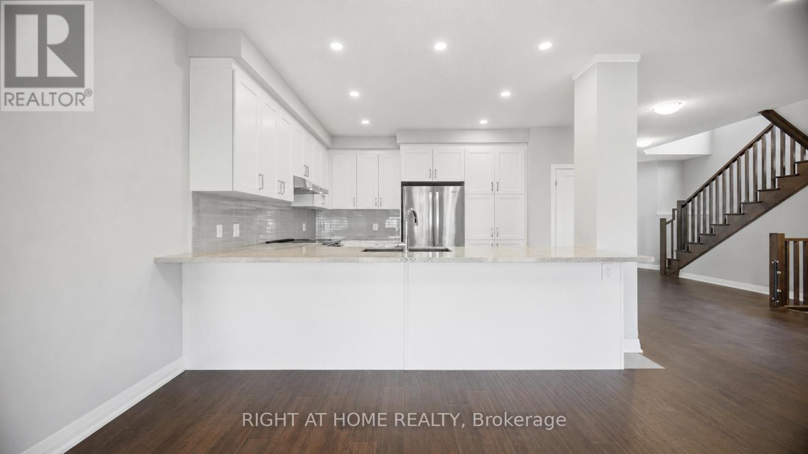 190 Rockledge Drive, Hamilton, ON - Indoor Photo Showing Kitchen