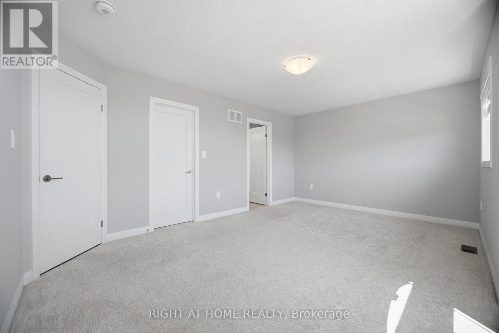190 Rockledge Drive, Hamilton, ON - Indoor Photo Showing Other Room