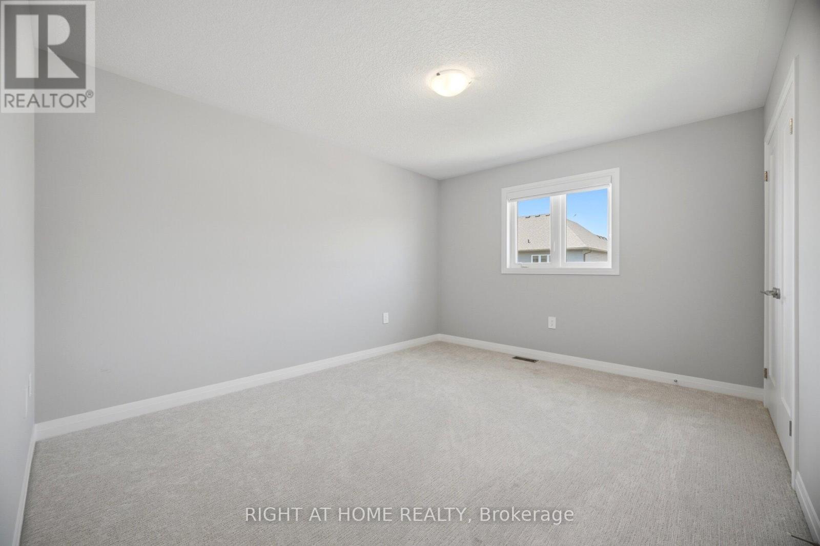 190 Rockledge Drive, Hamilton, ON - Indoor Photo Showing Other Room