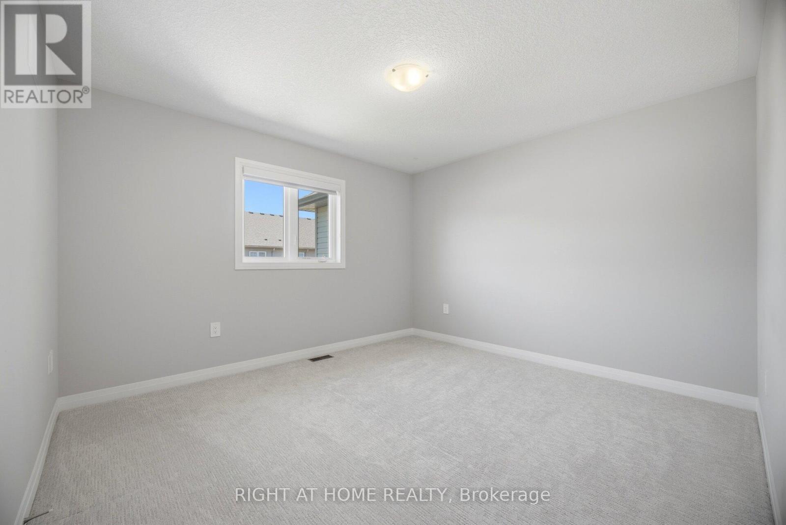 190 Rockledge Drive, Hamilton, ON - Indoor Photo Showing Other Room