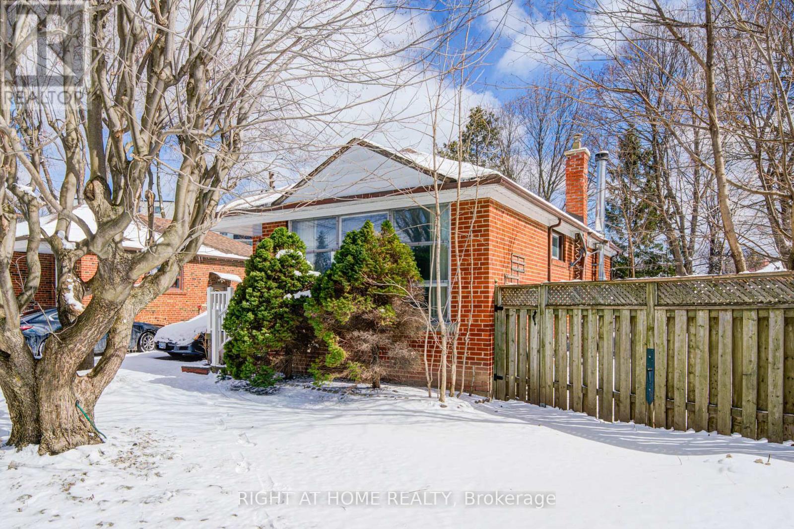 25 Strode Drive, Toronto, ON - Outdoor