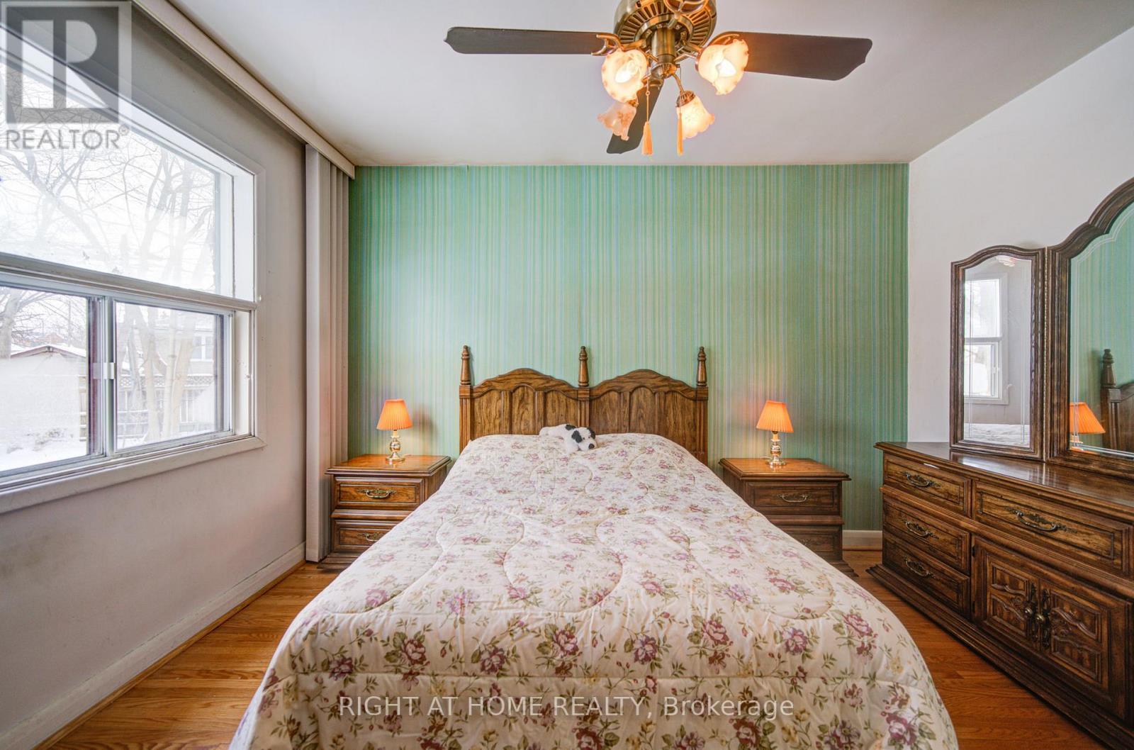 25 Strode Drive, Toronto, ON - Indoor Photo Showing Bedroom
