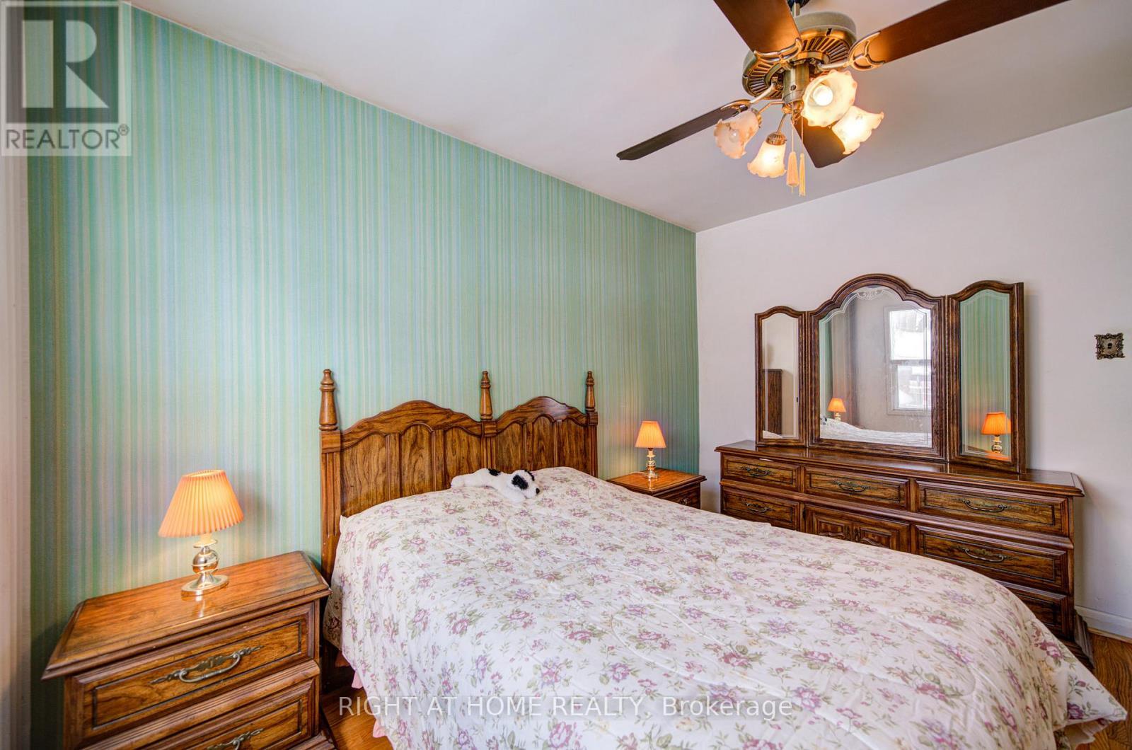 25 Strode Drive, Toronto, ON - Indoor Photo Showing Bedroom