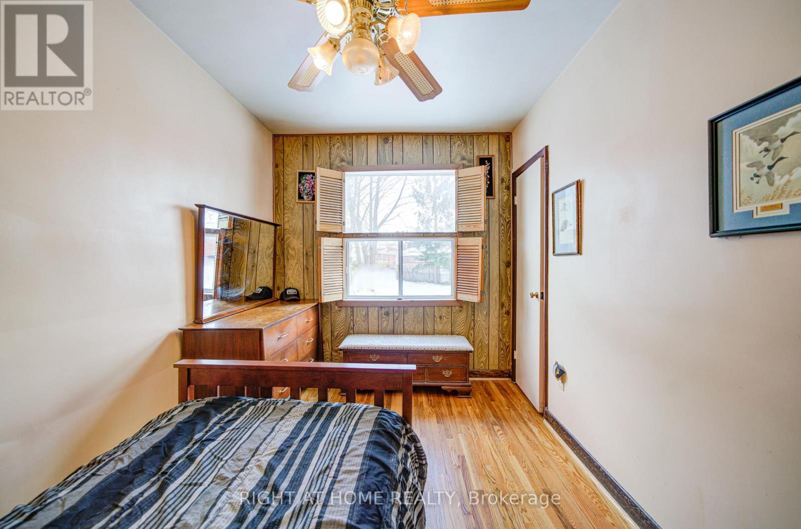 25 Strode Drive, Toronto, ON - Indoor