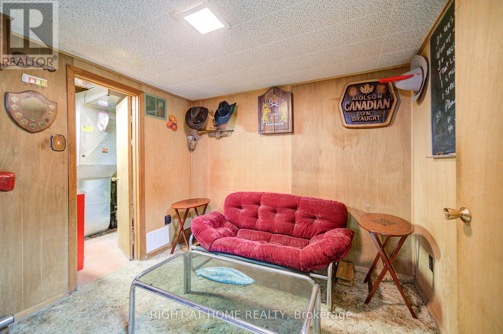 25 Strode Drive, Toronto, ON - Indoor