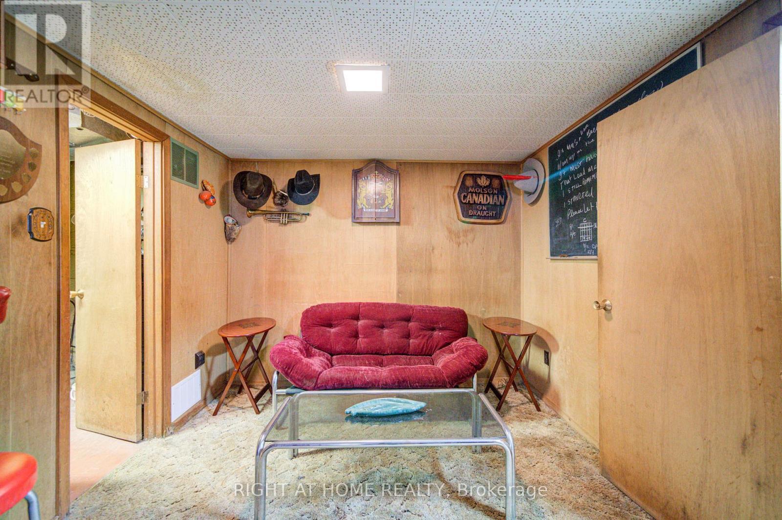 25 Strode Drive, Toronto, ON - Indoor