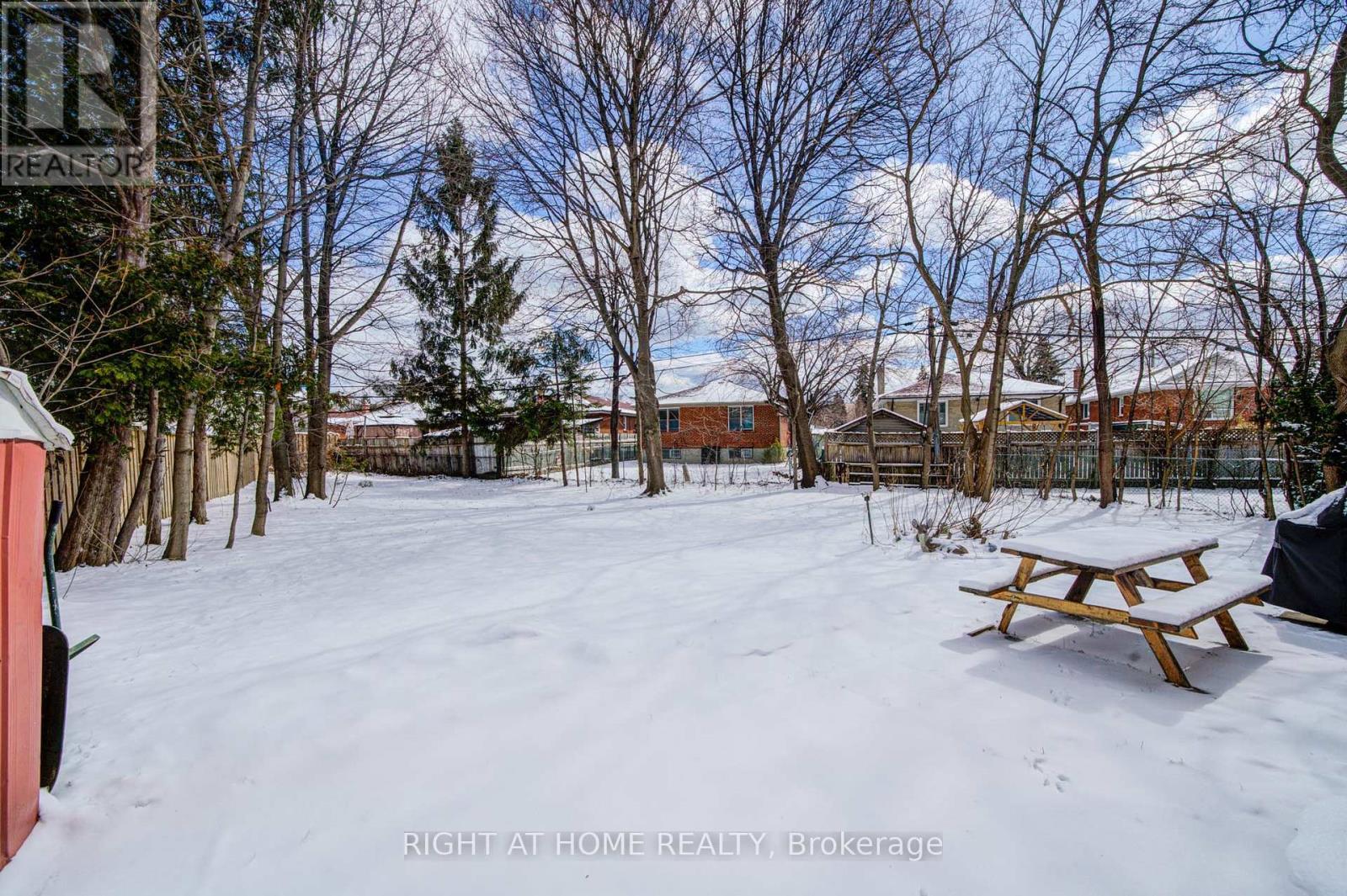 25 Strode Drive, Toronto, ON - Outdoor