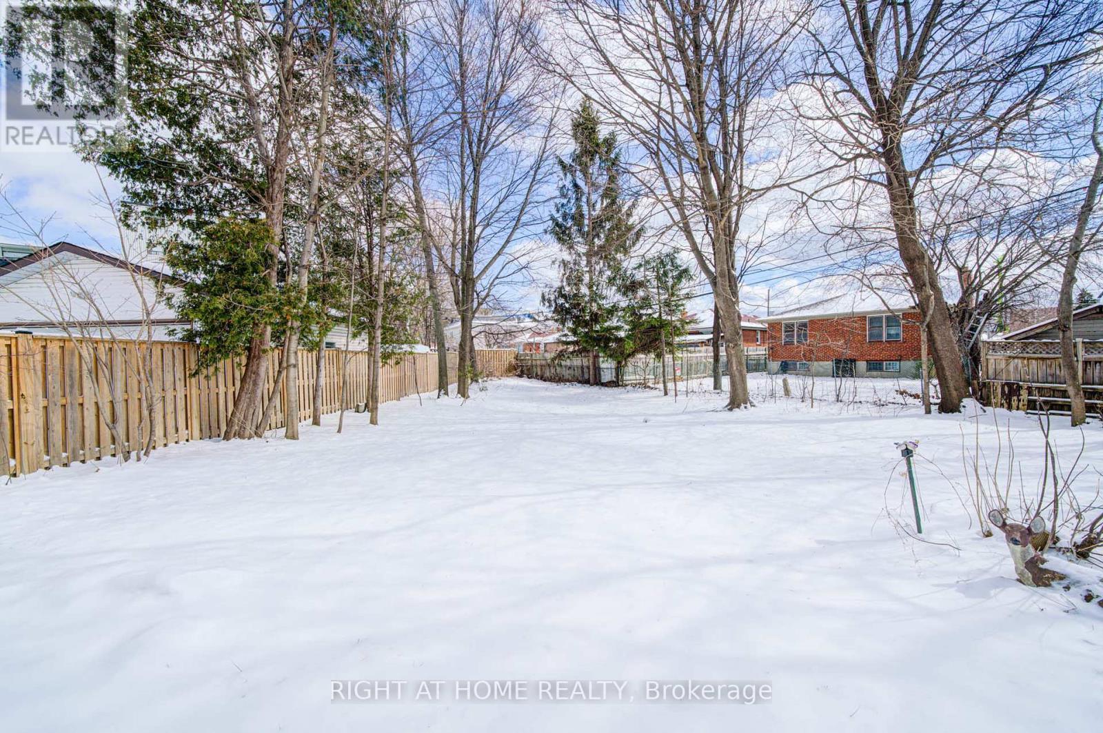 25 Strode Drive, Toronto, ON - Outdoor