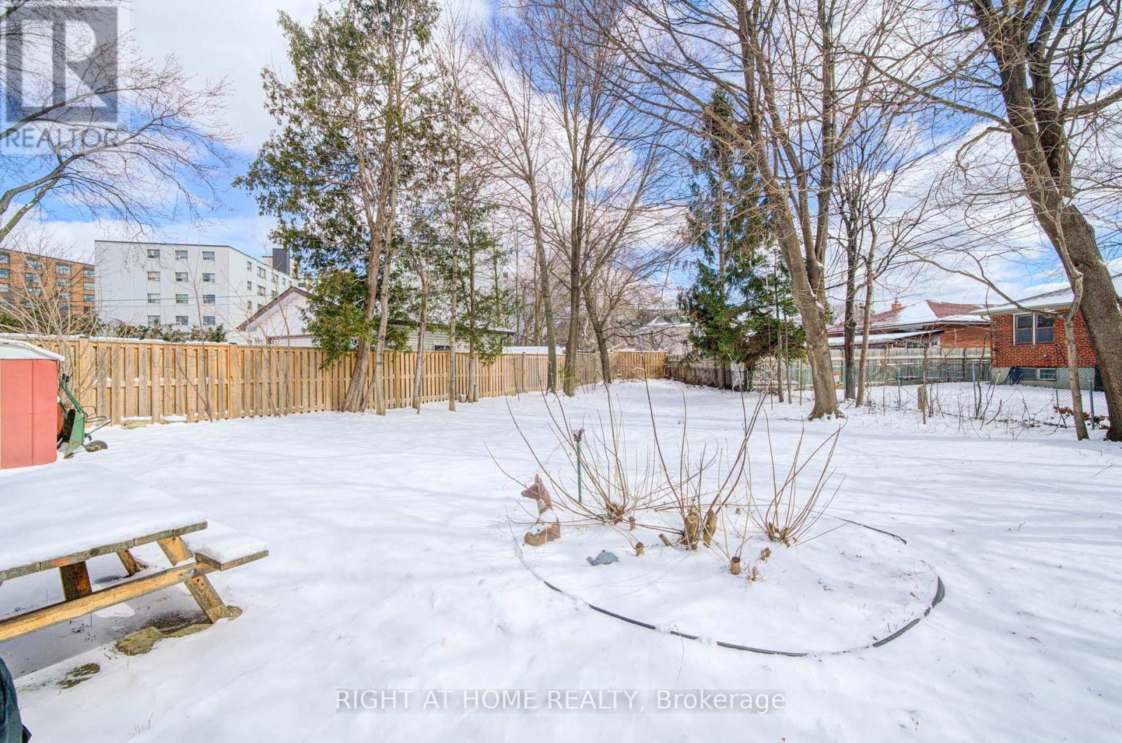 25 Strode Drive, Toronto, ON - Outdoor