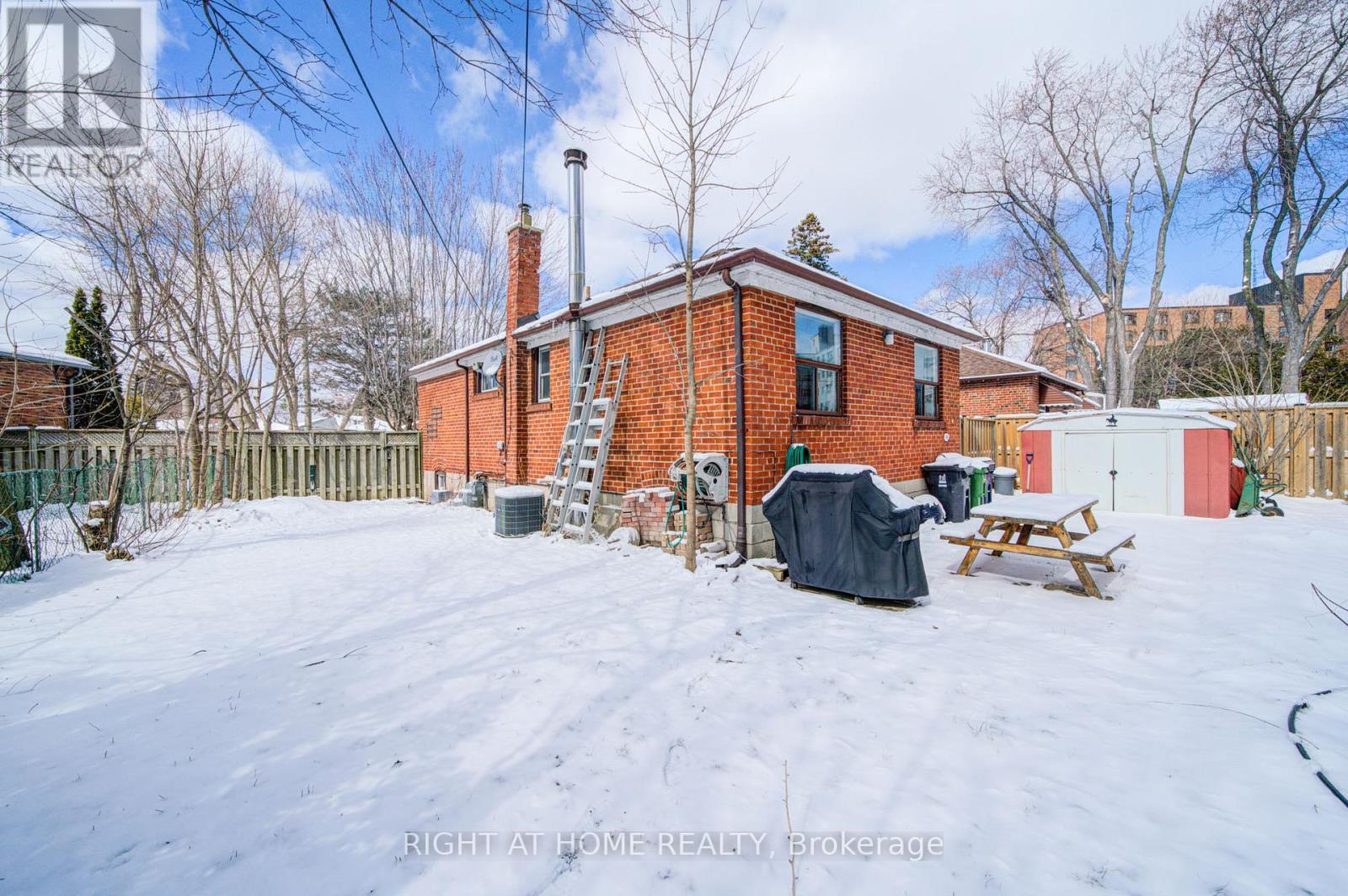 25 Strode Drive, Toronto, ON - Outdoor