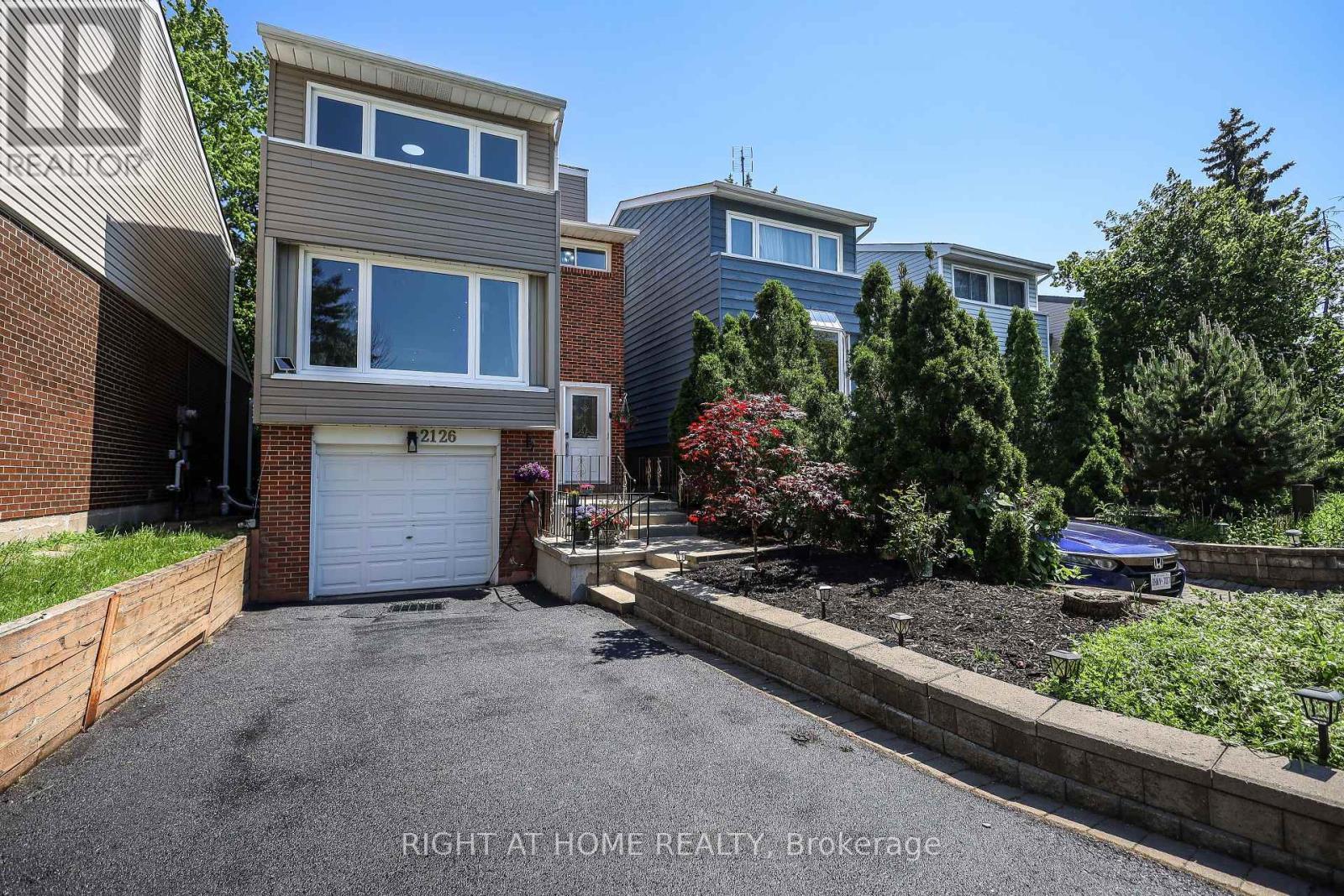 2126 Millway Gate, Mississauga, ON - Outdoor