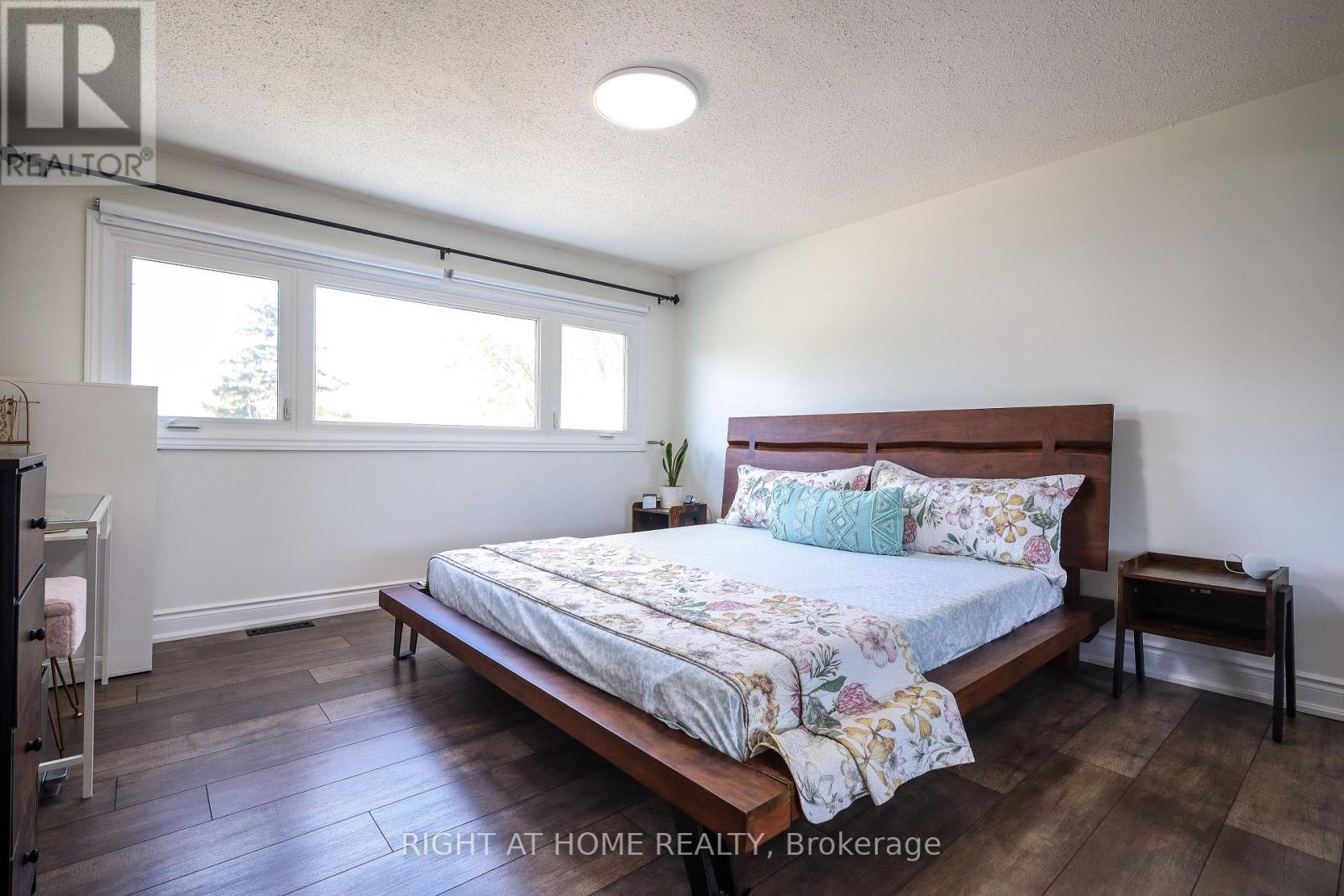 2126 Millway Gate, Mississauga, ON - Indoor Photo Showing Bedroom