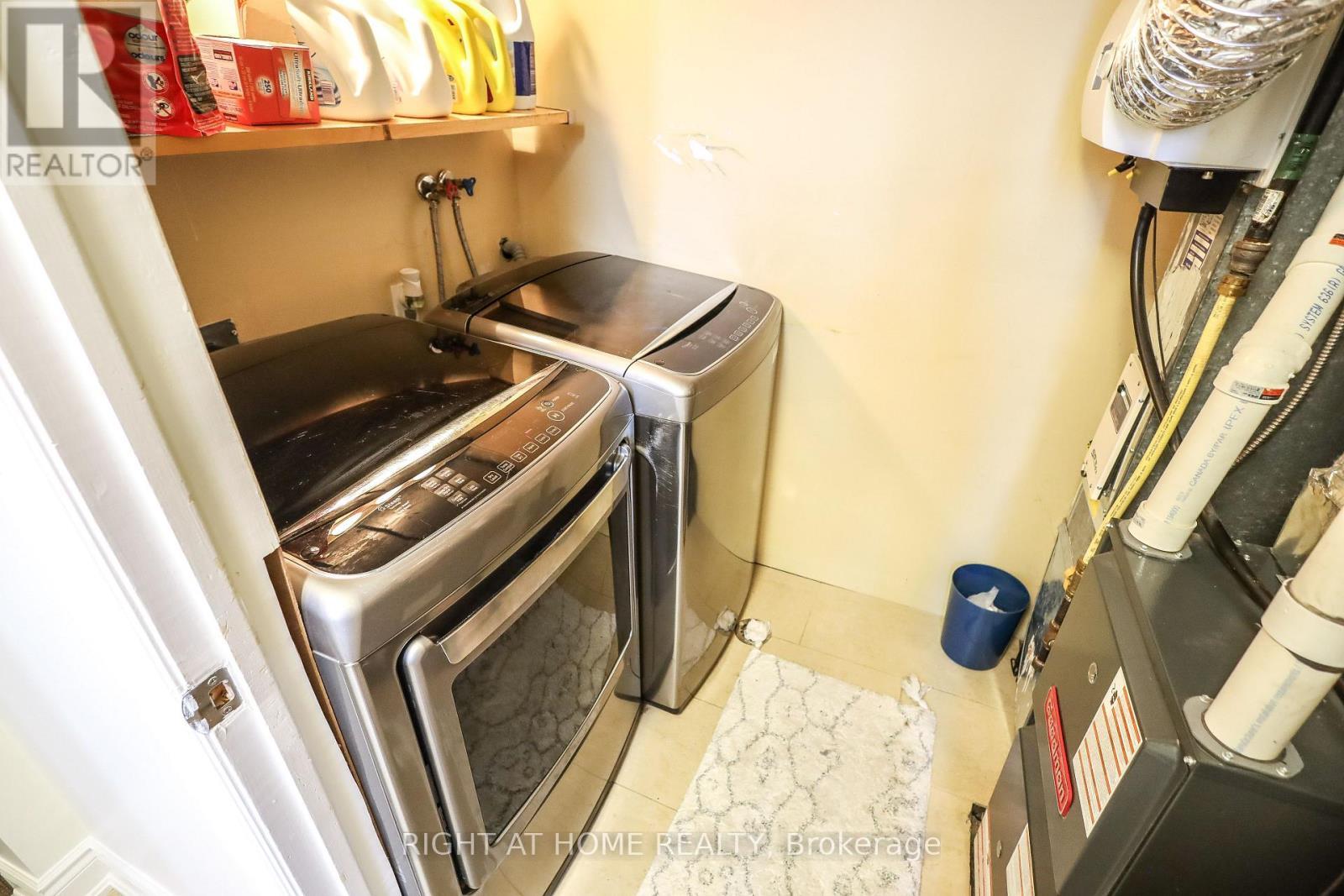 2126 Millway Gate, Mississauga, ON - Indoor Photo Showing Laundry Room